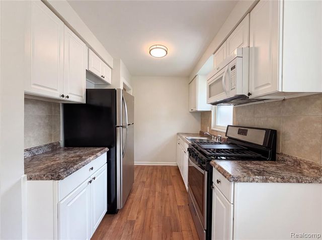 8069 Beaverland, Redford, MI 48239