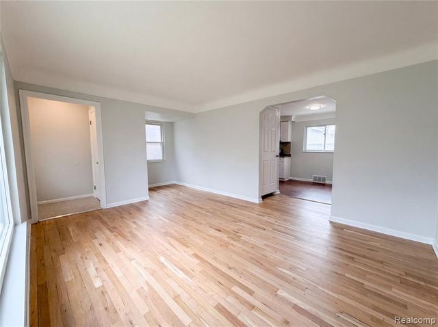 8069 Beaverland, Redford, MI 48239