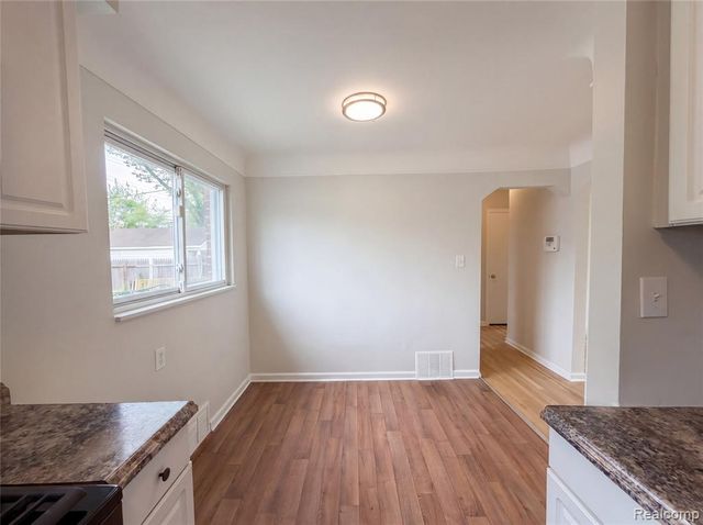 8069 Beaverland, Redford, MI 48239