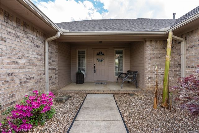 9712 East Pointe Drive, Fort Smith, AR 72903