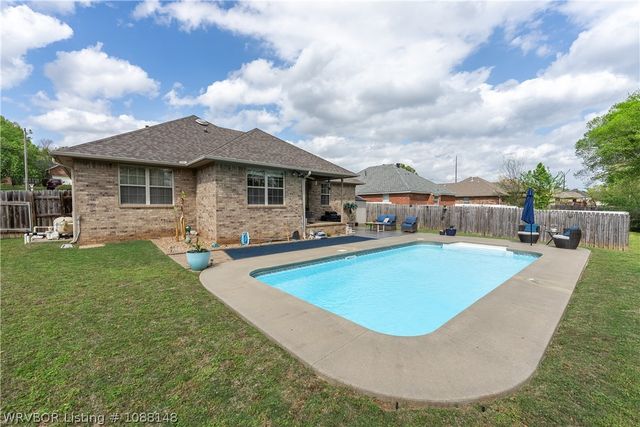 9712 East Pointe Drive, Fort Smith, AR 72903