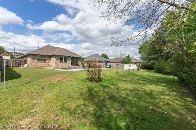 9712 East Pointe Drive, Fort Smith, AR 72903