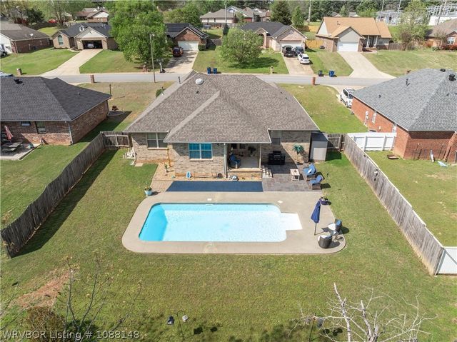 9712 East Pointe Drive, Fort Smith, AR 72903