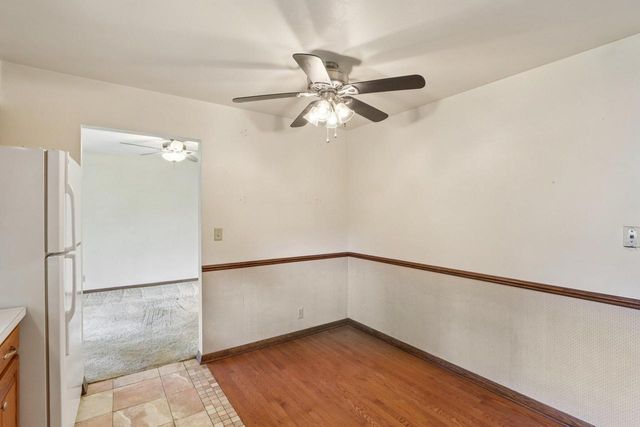 21300 Astolat DRIVE, Brookfield, WI 53045