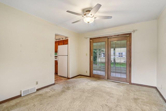 21300 Astolat DRIVE, Brookfield, WI 53045