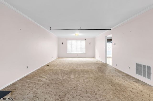 13 Mountain Ridge Dr, Cedar Grove Twp., NJ 07009