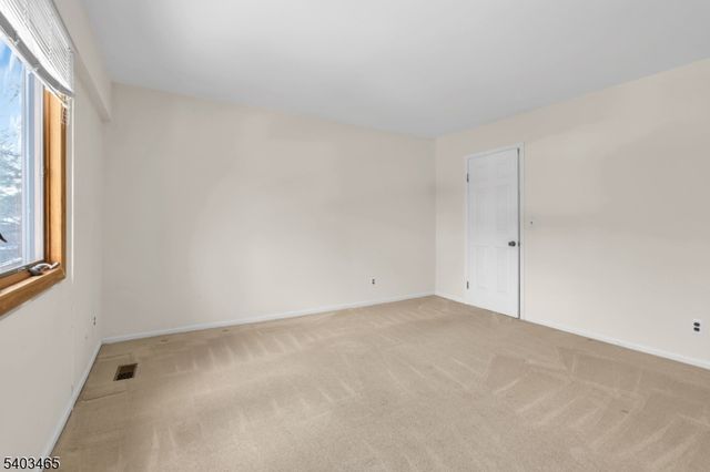 13 Mountain Ridge Dr, Cedar Grove Twp., NJ 07009