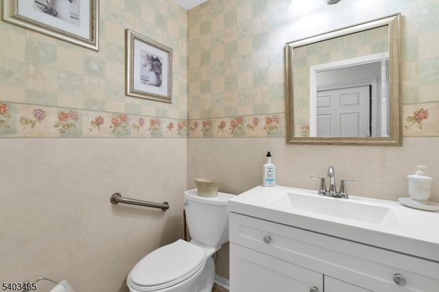 13 Mountain Ridge Dr, Cedar Grove Twp., NJ 07009