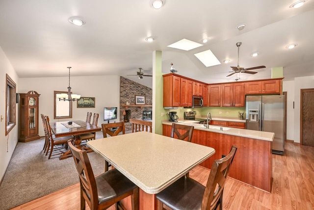 8032 S 66th STREET, Franklin, WI 53132