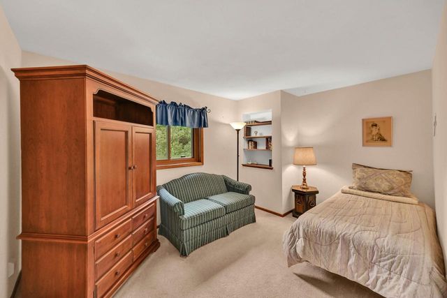 8032 S 66th STREET, Franklin, WI 53132