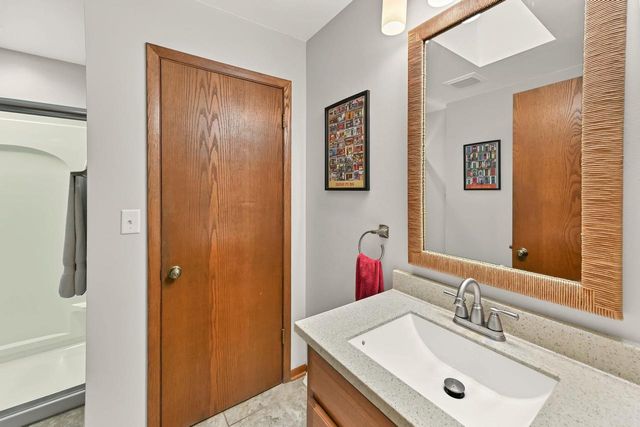 8032 S 66th STREET, Franklin, WI 53132