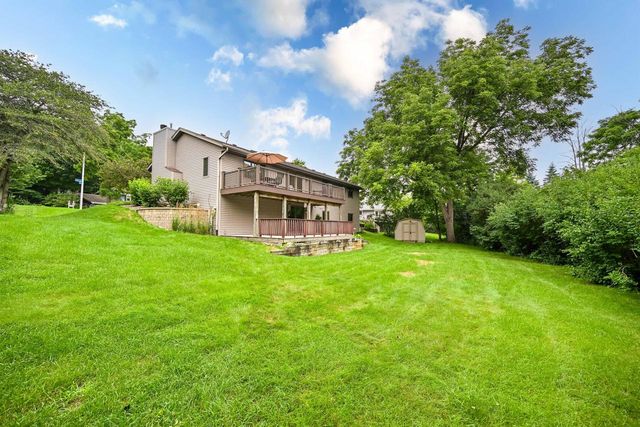 8032 S 66th STREET, Franklin, WI 53132