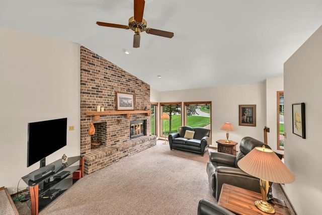 8032 S 66th STREET, Franklin, WI 53132
