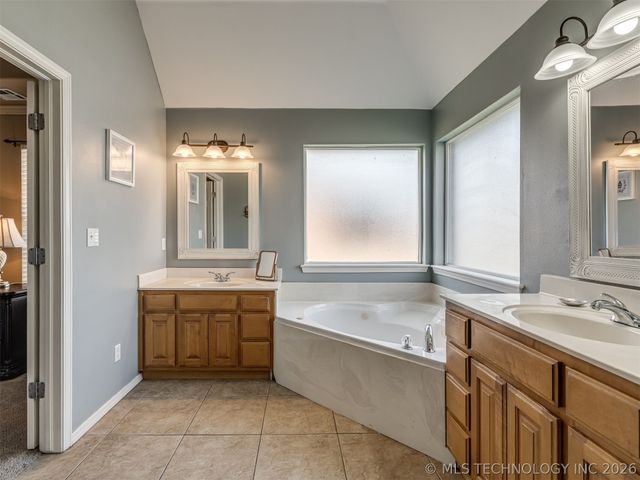 10020 N 100th East Avenue, Owasso, OK 74055