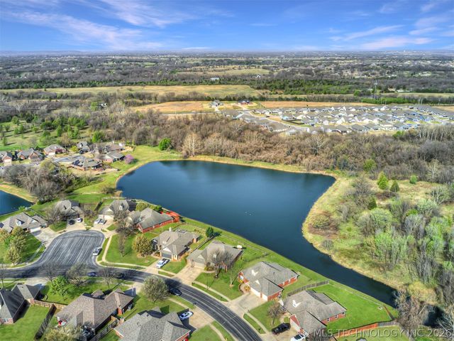 10020 N 100th East Avenue, Owasso, OK 74055