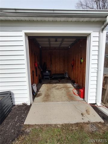 6565 Southwestern Boulevard, Hamburg, NY 14085