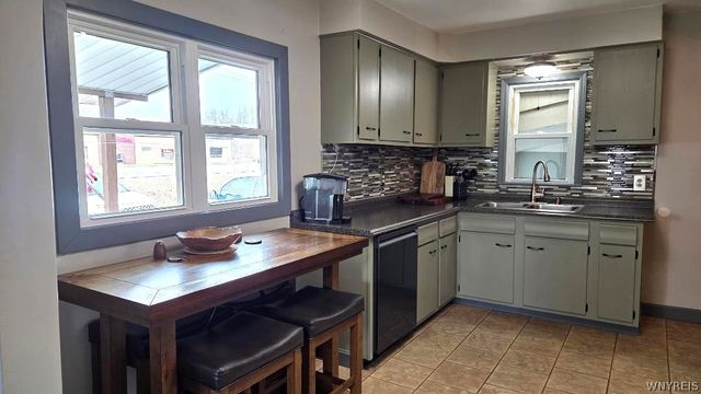 6565 Southwestern Boulevard, Hamburg, NY 14085