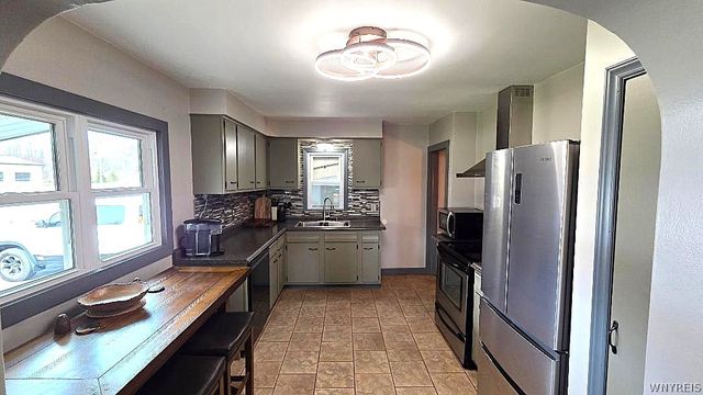 6565 Southwestern Boulevard, Hamburg, NY 14085