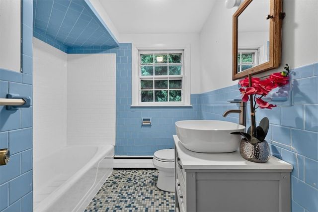 24 Forest view Drive, Cumberland, RI 02864