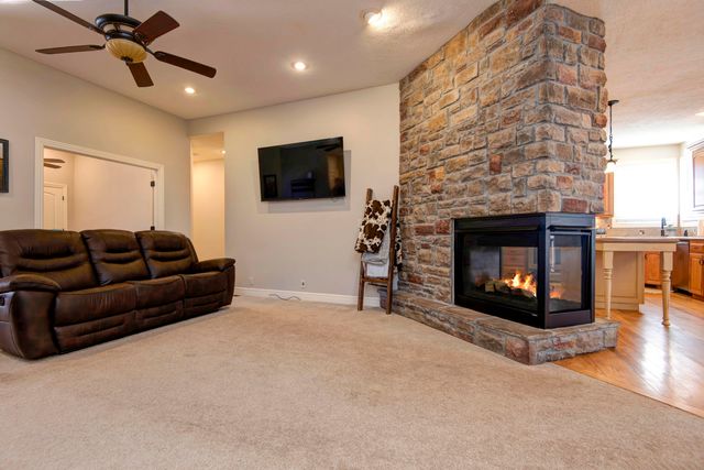 5895 S Teters Court S, Springfield, MO 65804