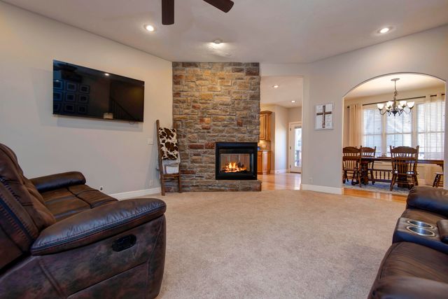 5895 S Teters Court S, Springfield, MO 65804