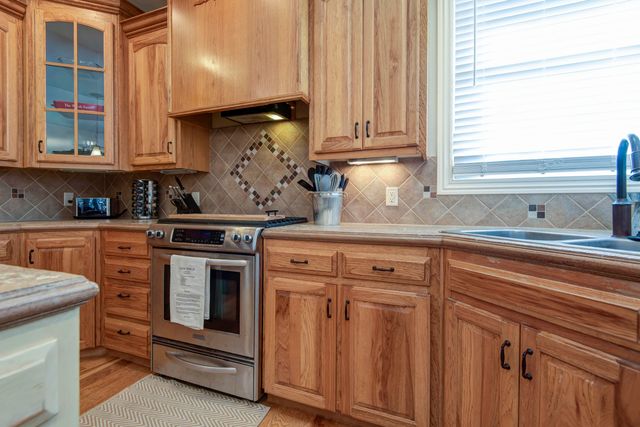 5895 S Teters Court S, Springfield, MO 65804