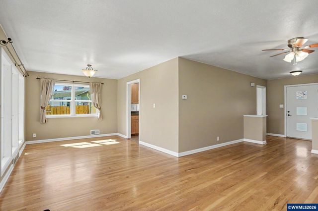 1980 17th St NE, Salem, OR 97301