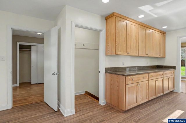 1980 17th St NE, Salem, OR 97301