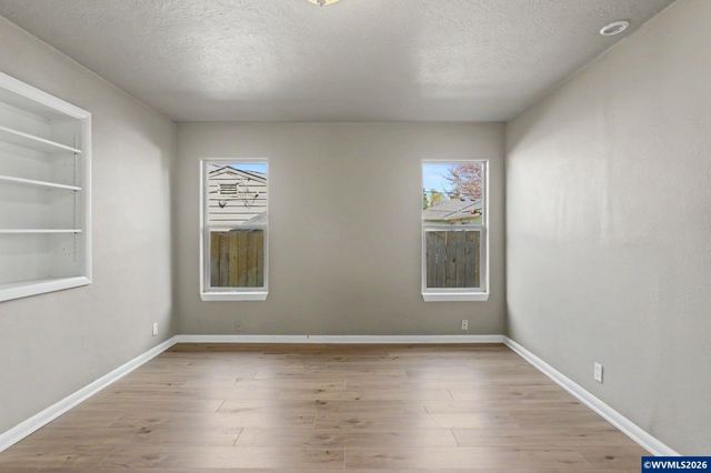 1980 17th St NE, Salem, OR 97301