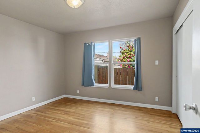 1980 17th St NE, Salem, OR 97301