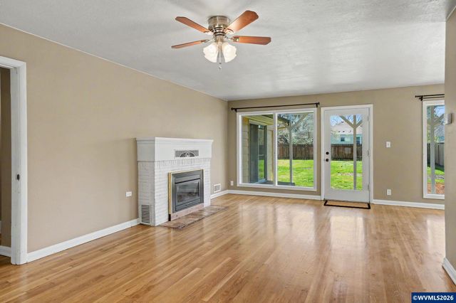 1980 17th St NE, Salem, OR 97301