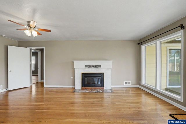 1980 17th St NE, Salem, OR 97301