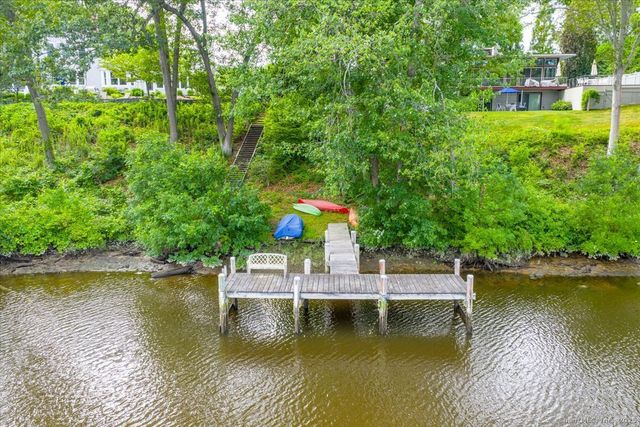 41B River Road, Essex, CT 06426