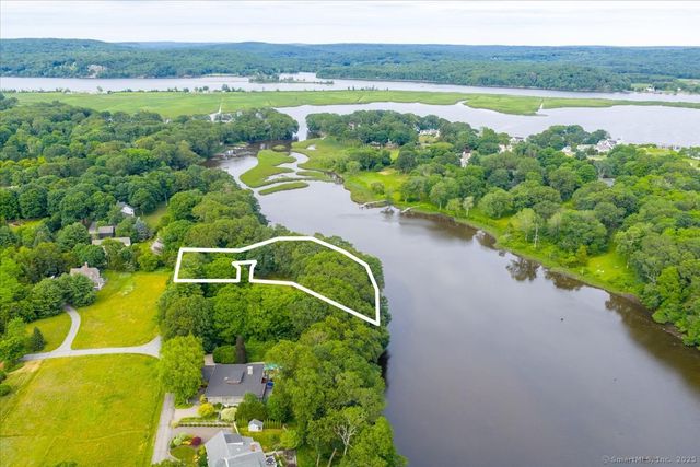 41B River Road, Essex, CT 06426