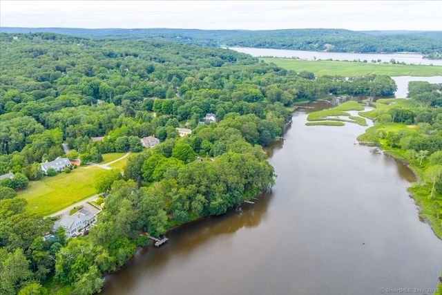 41B River Road, Essex, CT 06426