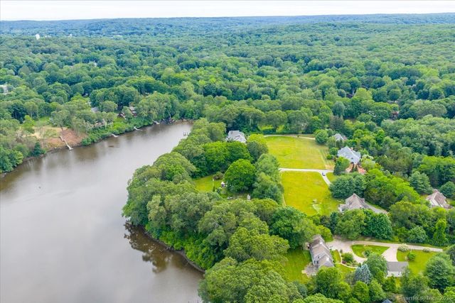 41B River Road, Essex, CT 06426