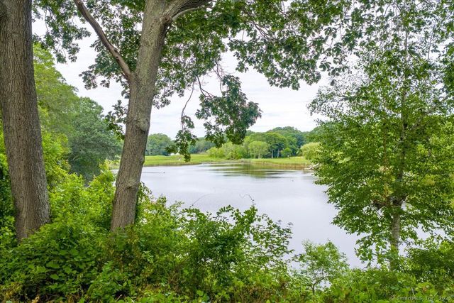 41B River Road, Essex, CT 06426