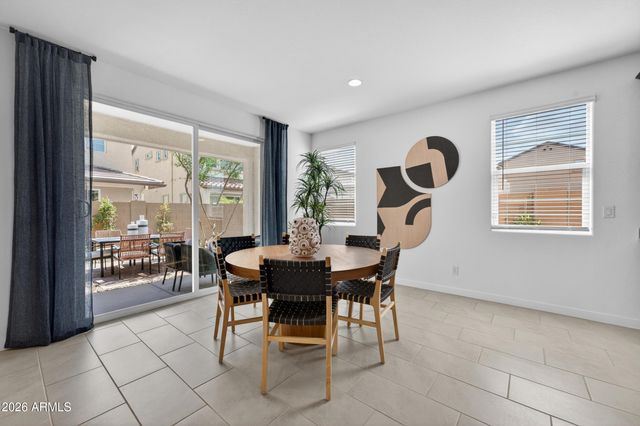 10203 E ULYSSES Avenue, Mesa, AZ 85212