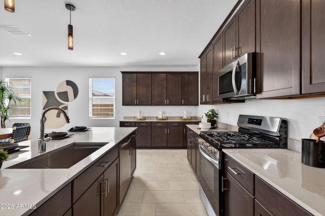 10203 E ULYSSES Avenue, Mesa, AZ 85212