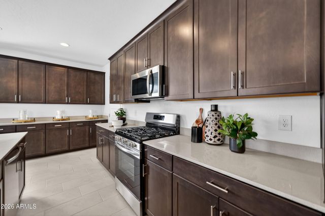 10203 E ULYSSES Avenue, Mesa, AZ 85212