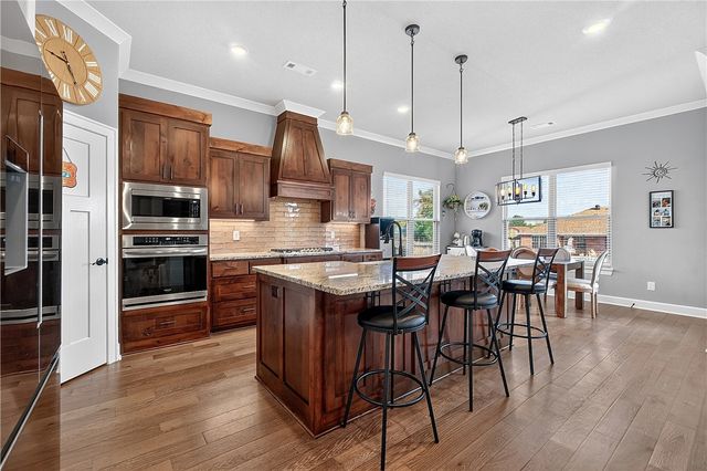 2408 SW 18th Street, Bentonville, AR 72713