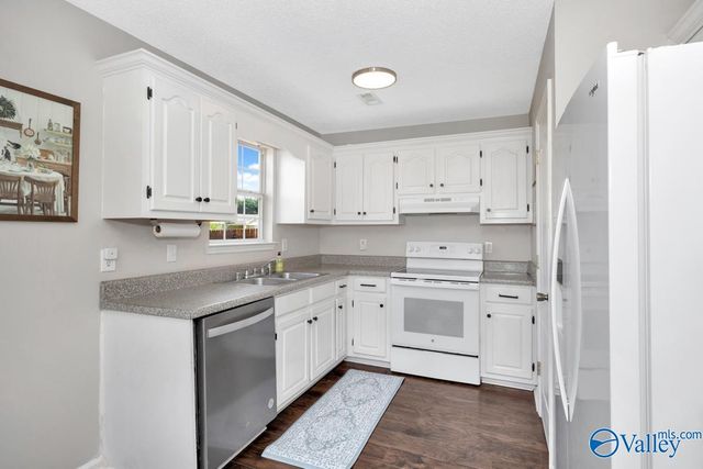 101 Green Lea Lane, New Market, AL 35761