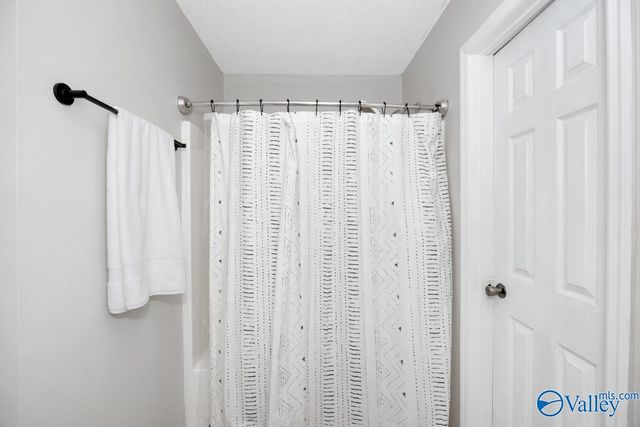 101 Green Lea Lane, New Market, AL 35761