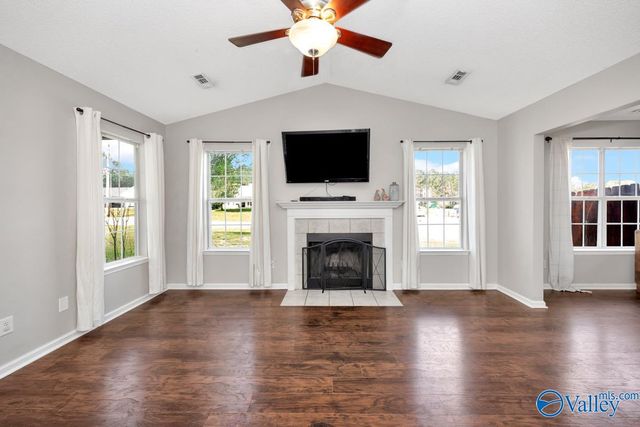 101 Green Lea Lane, New Market, AL 35761