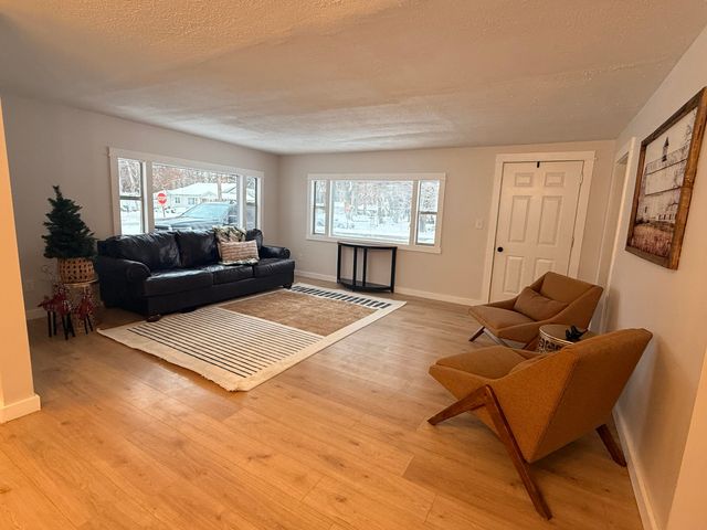 231 E Smith Street, Sheridan, MI 48884