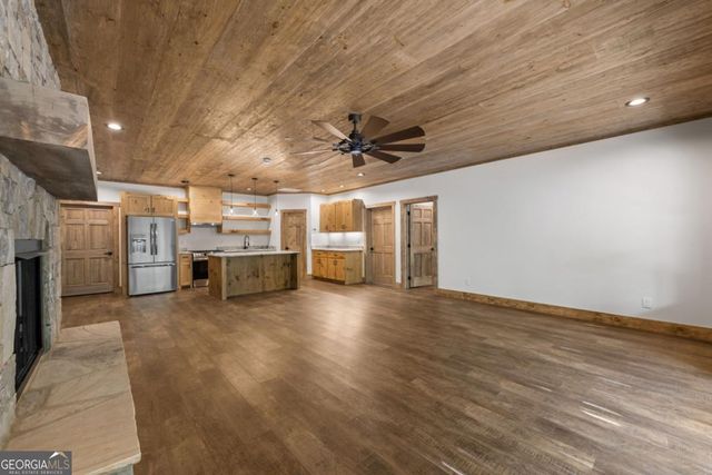 164 Brook Lane, Mineral Bluff, GA 30559