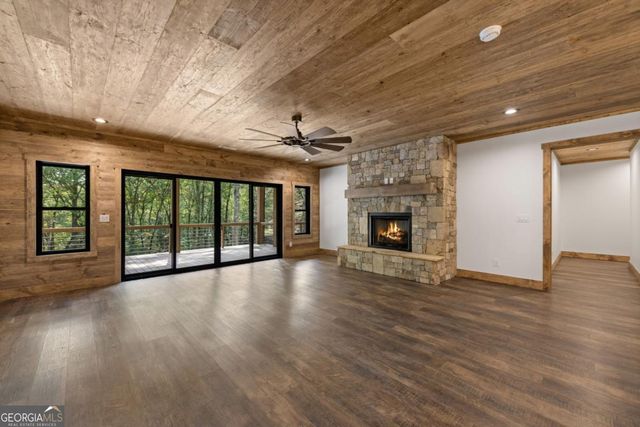 164 Brook Lane, Mineral Bluff, GA 30559