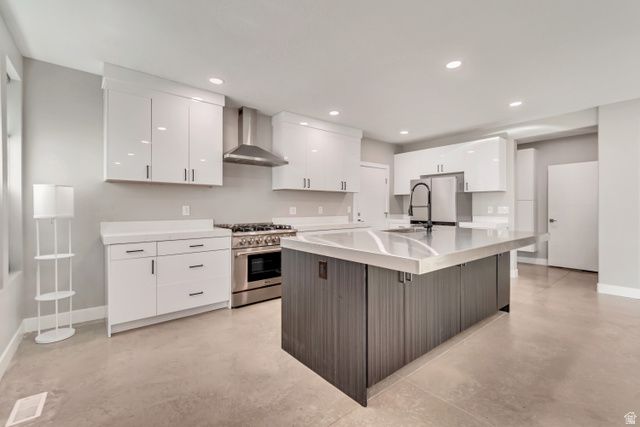 7033 S 300 E, Midvale, UT 84047