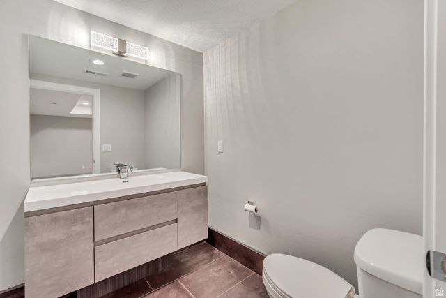 7033 S 300 E, Midvale, UT 84047