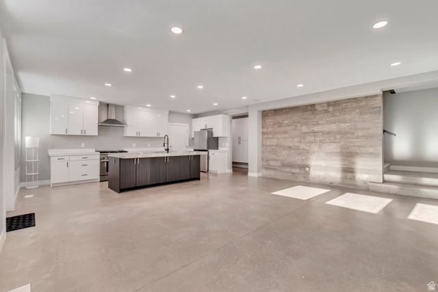 7033 S 300 E, Midvale, UT 84047